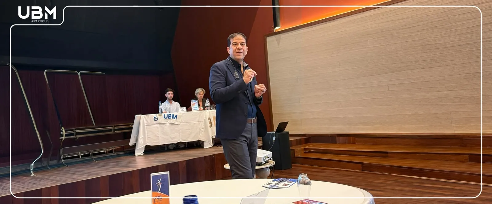 UBM speaker addressing nutrition experts in Porto